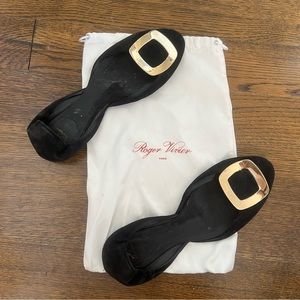Roger Vivier Black Suede Flats Size 40 Pre Loved.